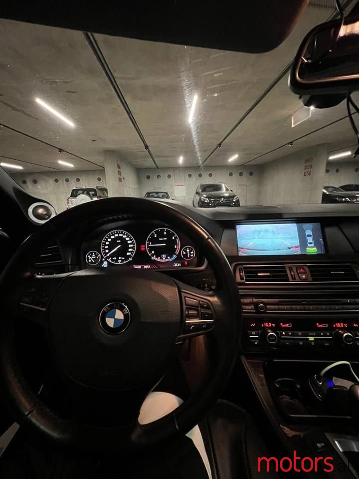 2012' BMW 520 photo #4