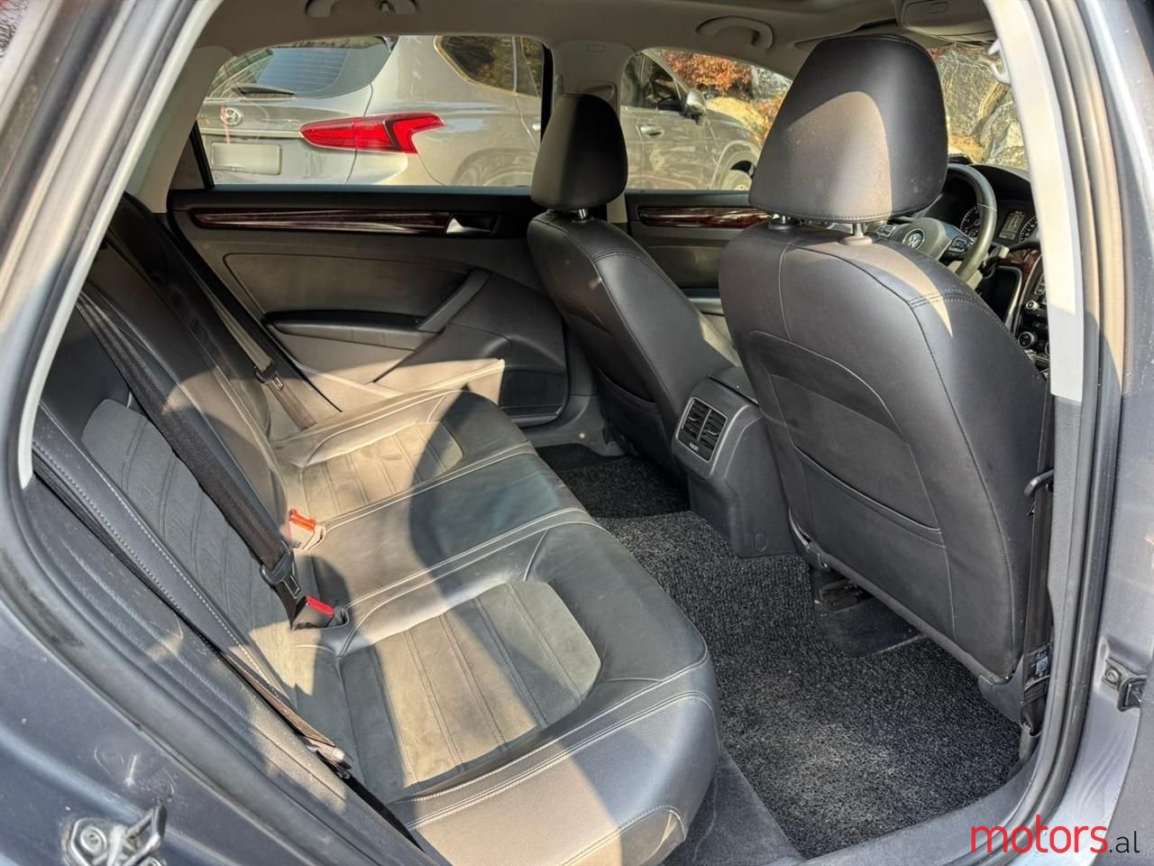 2012' Volkswagen Passat photo #4