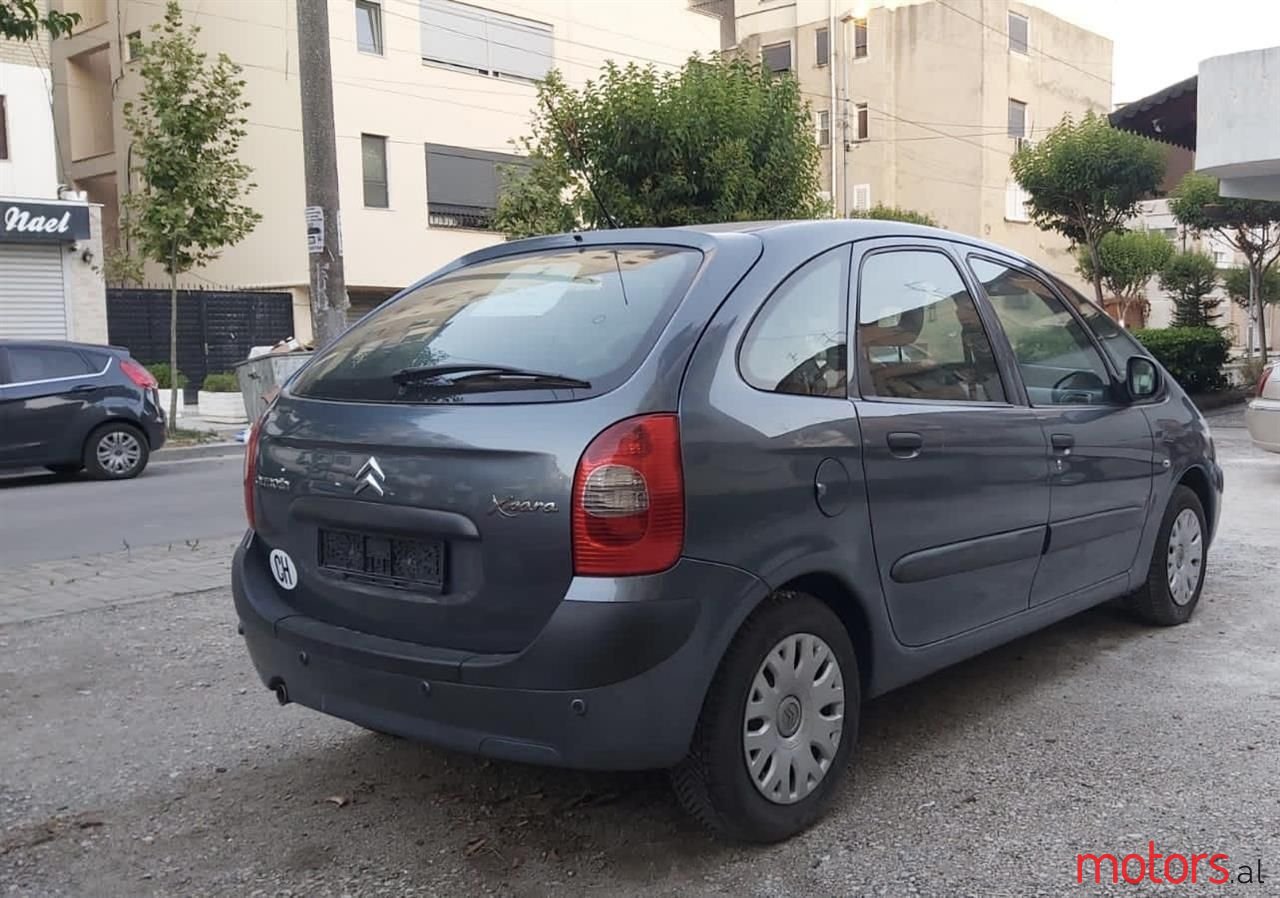 2011' Citroen Xsara Picasso photo #2