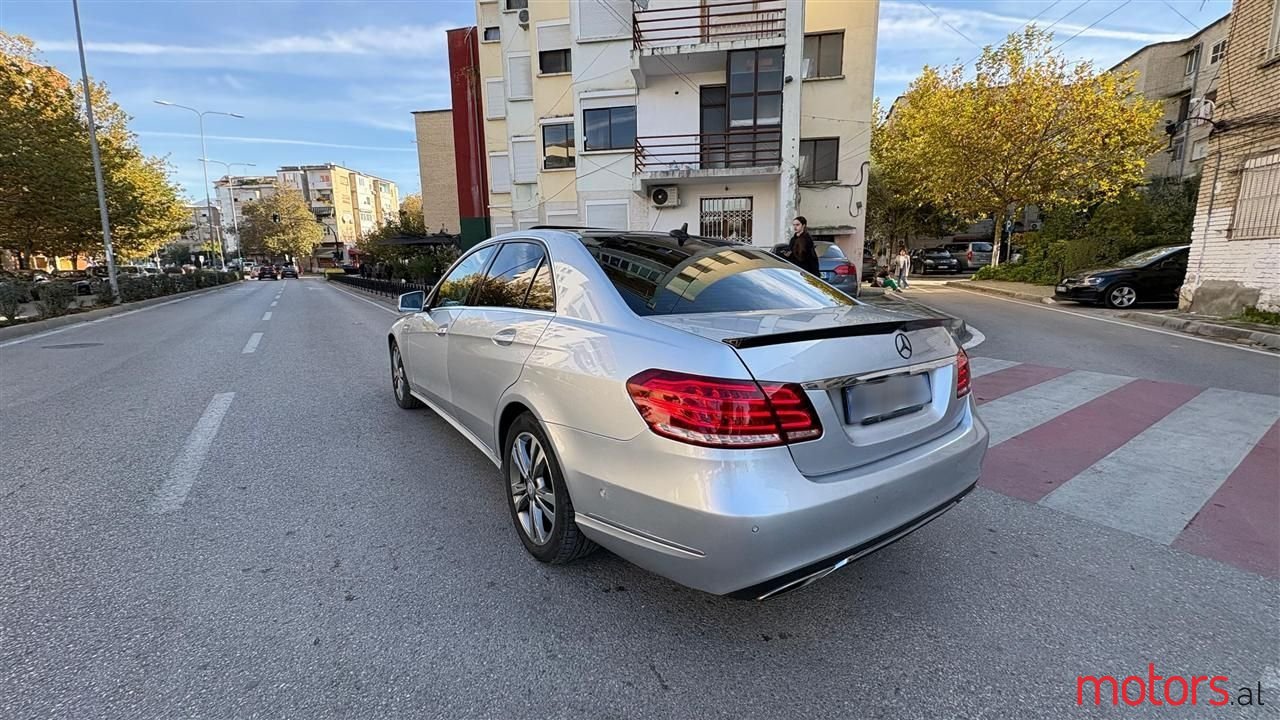 2014' Mercedes-Benz E 220 photo #3