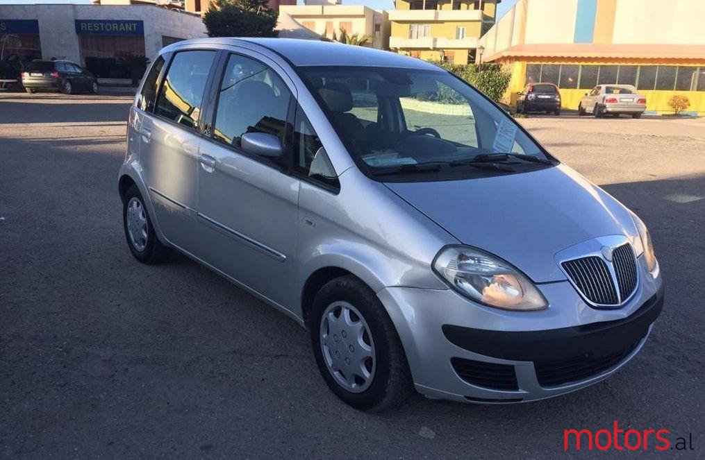 2007' Lancia Musa photo #1