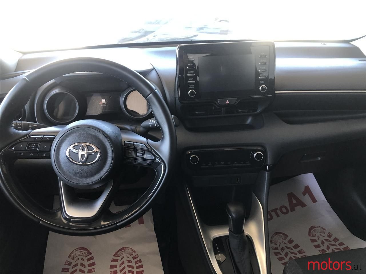 2020' Toyota Yaris photo #6