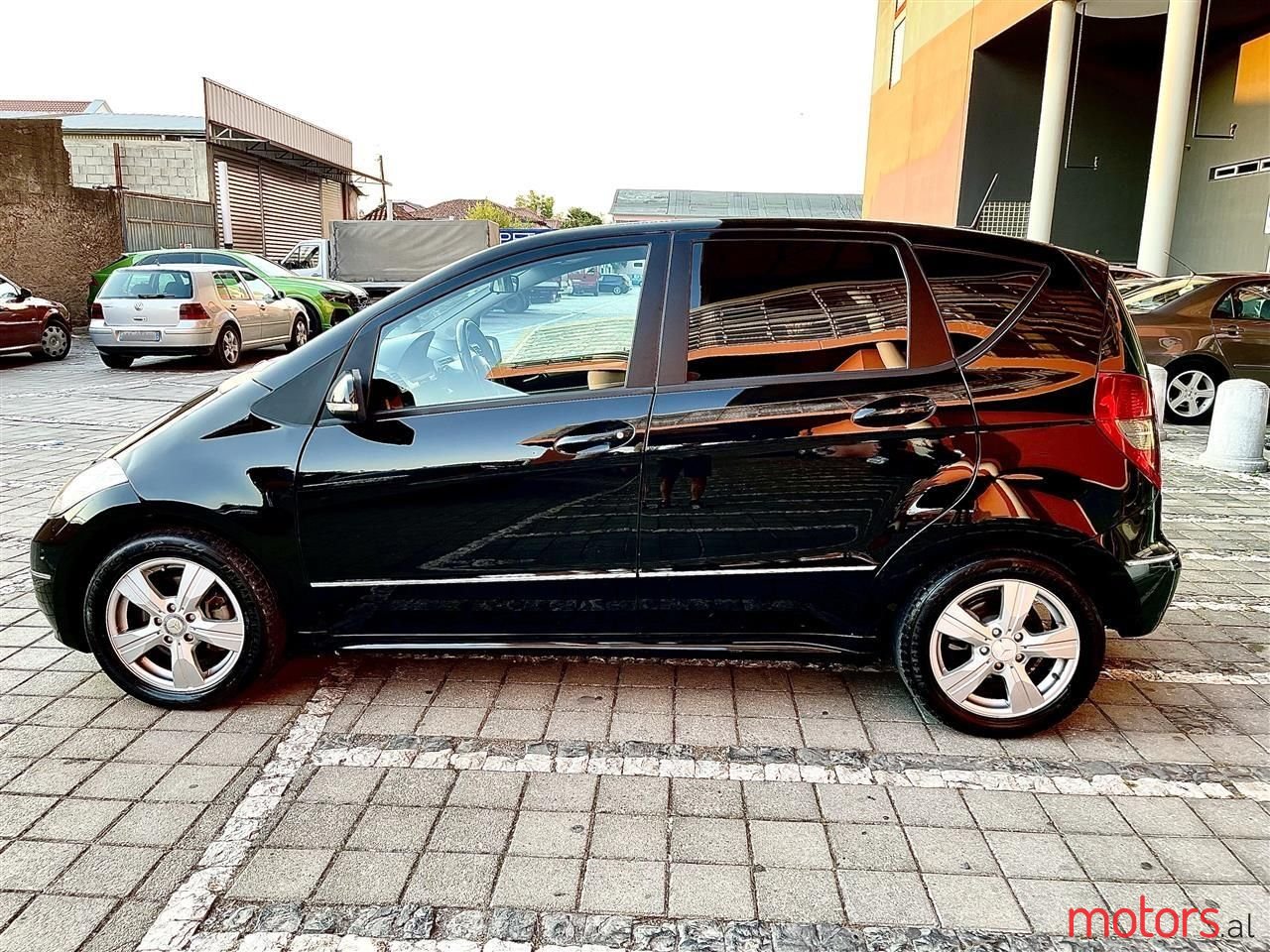 2010' Mercedes-Benz A 200 photo #3