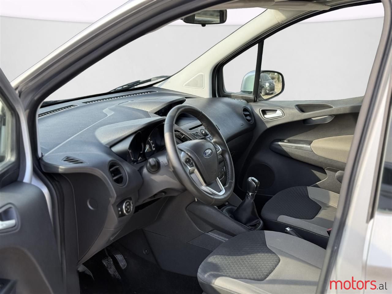 2016' Ford Tourneo photo #3