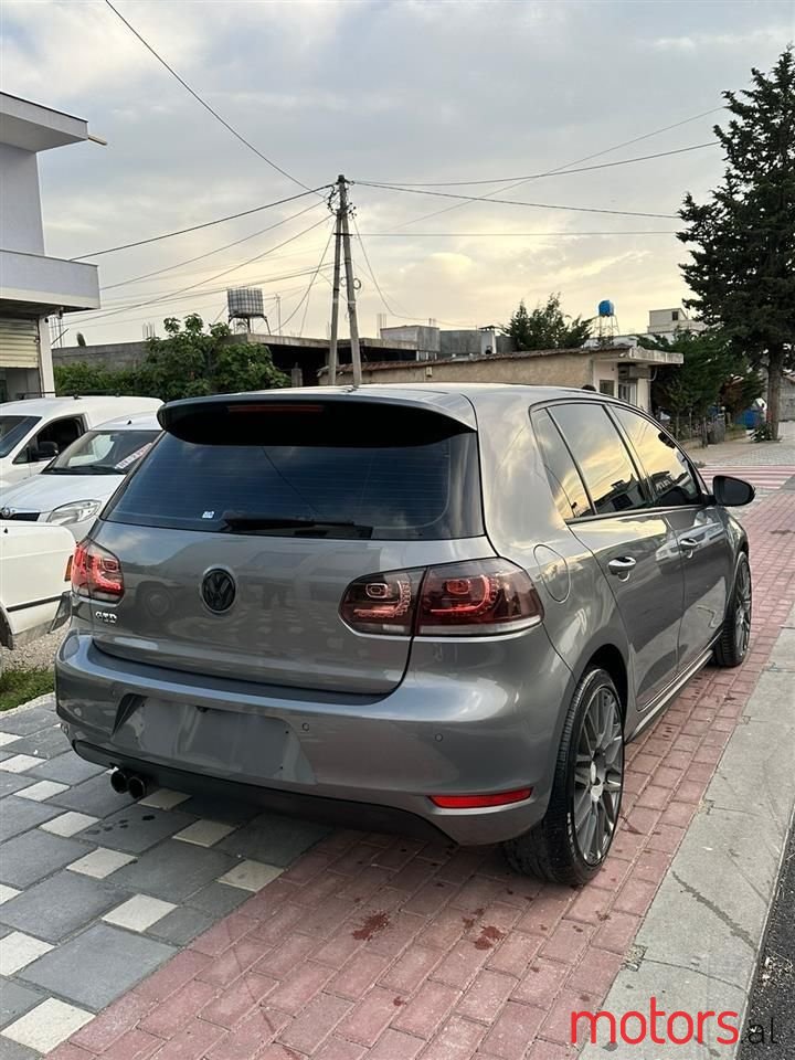 2011' Volkswagen Golf photo #4