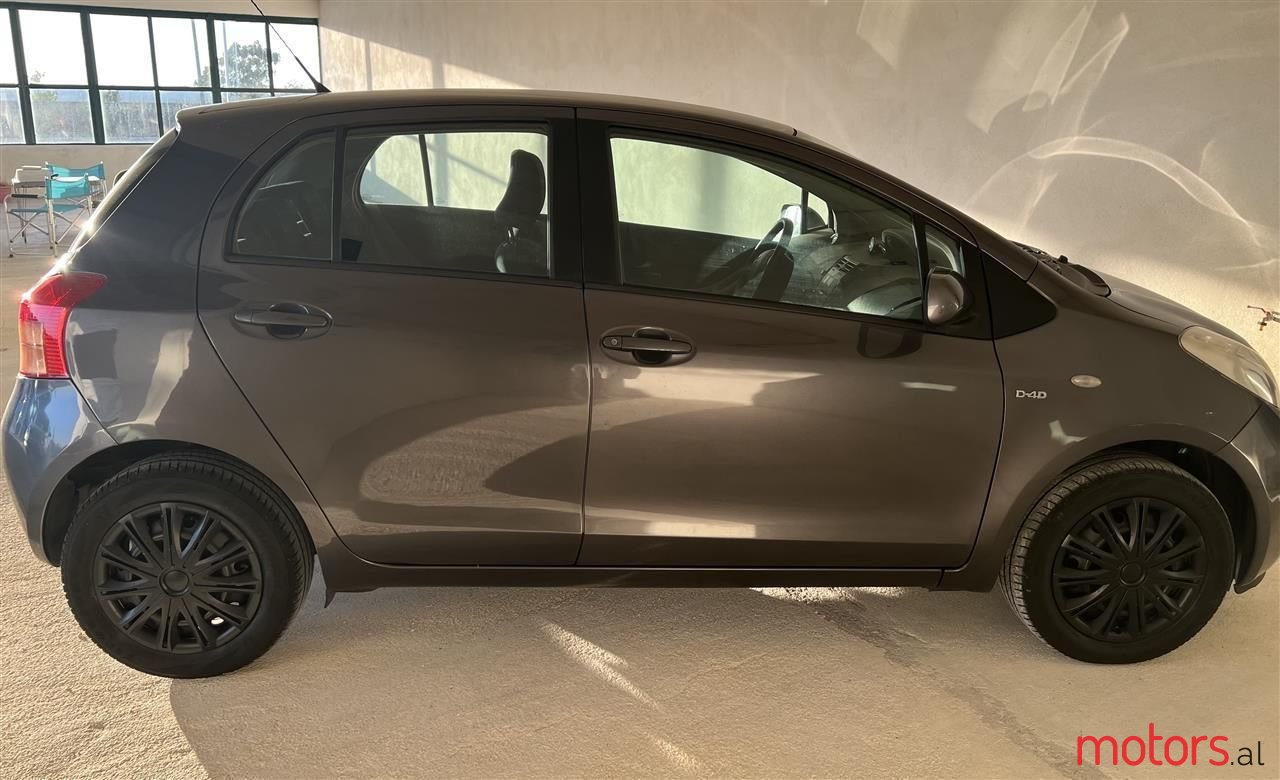 2008' Toyota Yaris photo #2