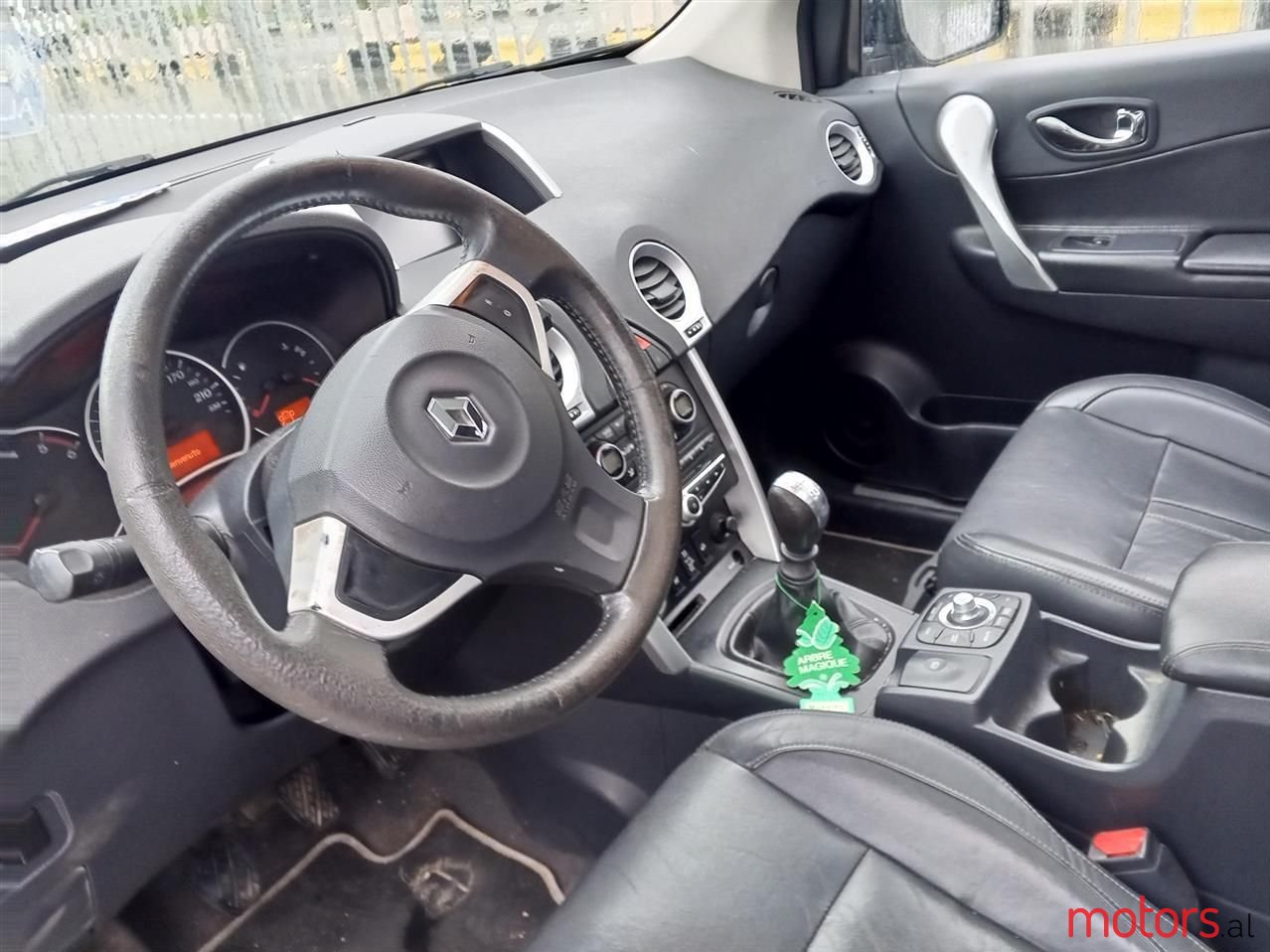 2010' Renault Koleos photo #6