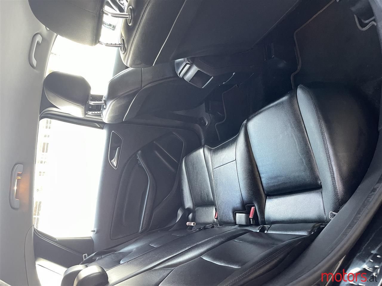 2013' Mercedes-Benz B 180 photo #1