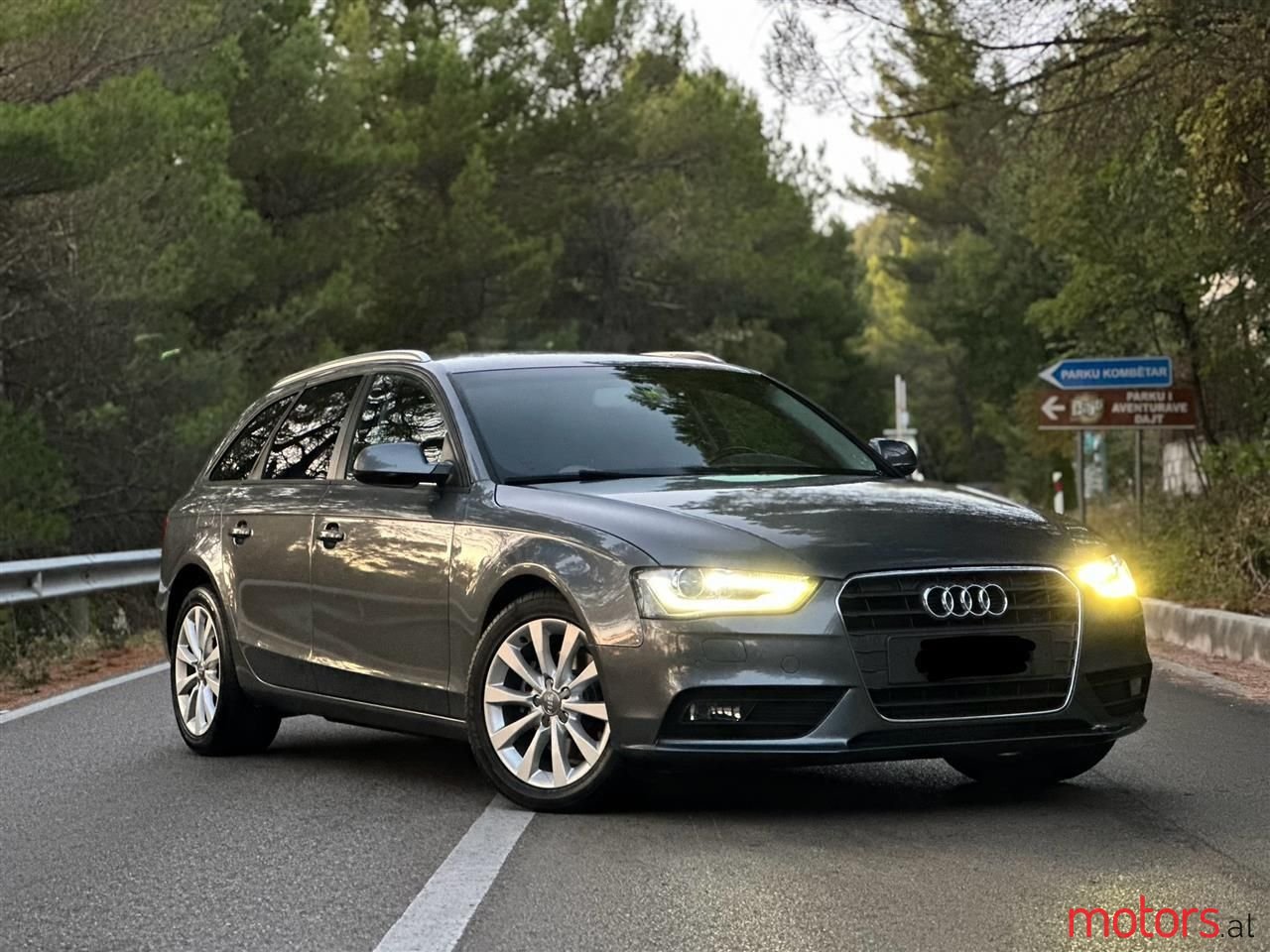 2012' Audi A4 photo #3