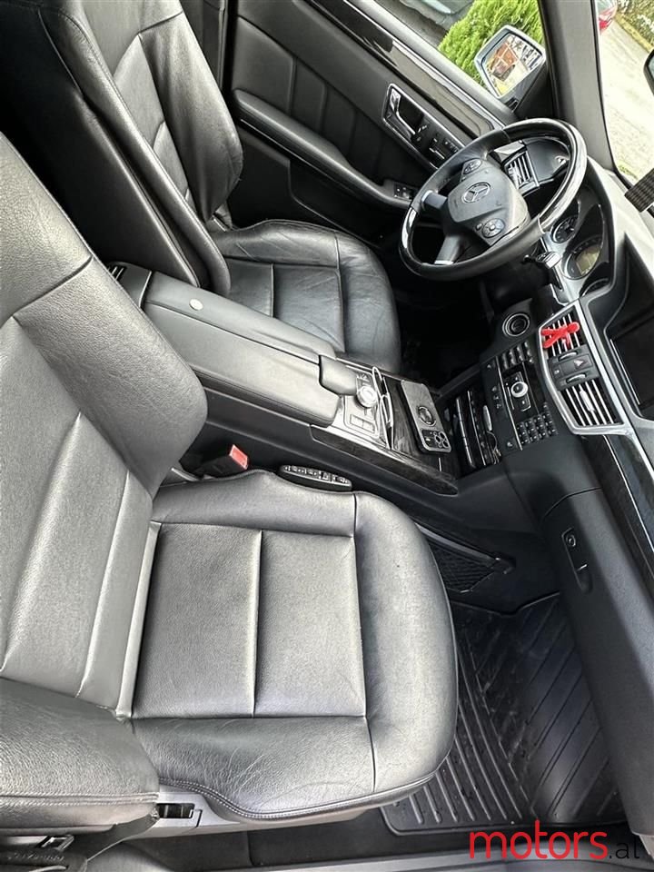 2010' Mercedes-Benz E 350 photo #6