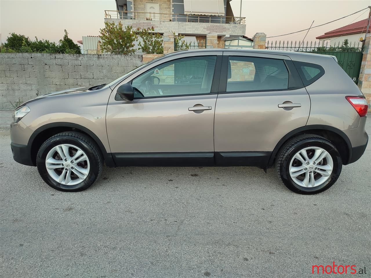 2010' Nissan Qashqai photo #1