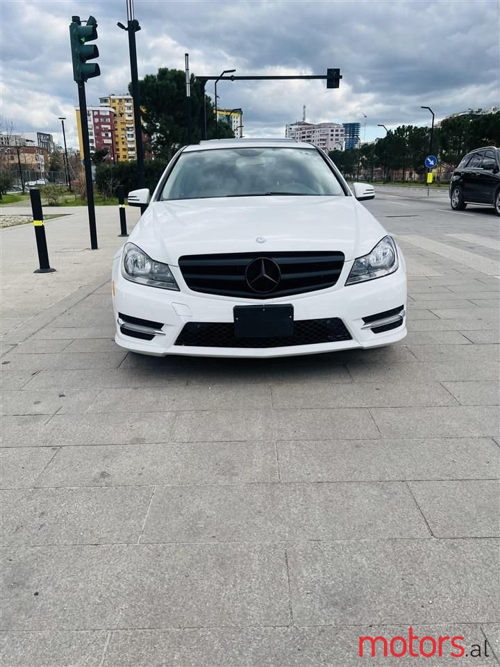 2012' Mercedes-Benz C 300 photo #4