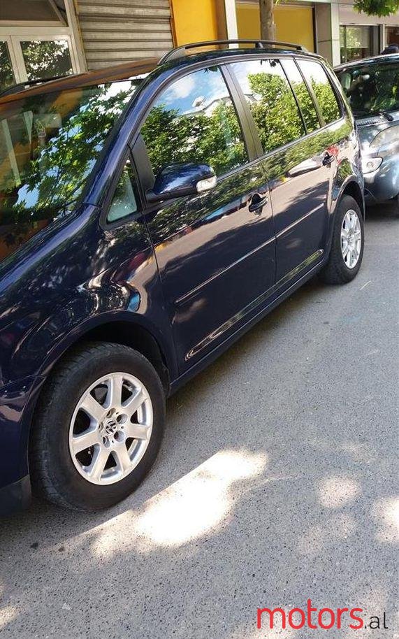 2006' Volkswagen Touran photo #1