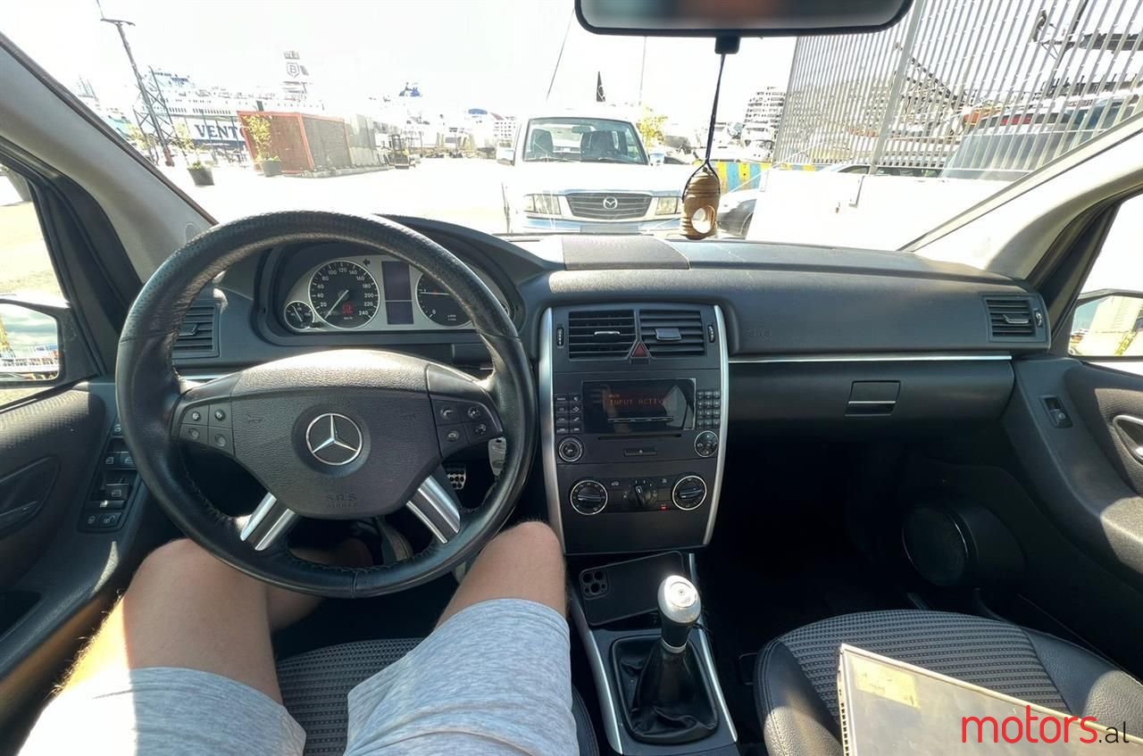 2006' Mercedes-Benz B 180 photo #1