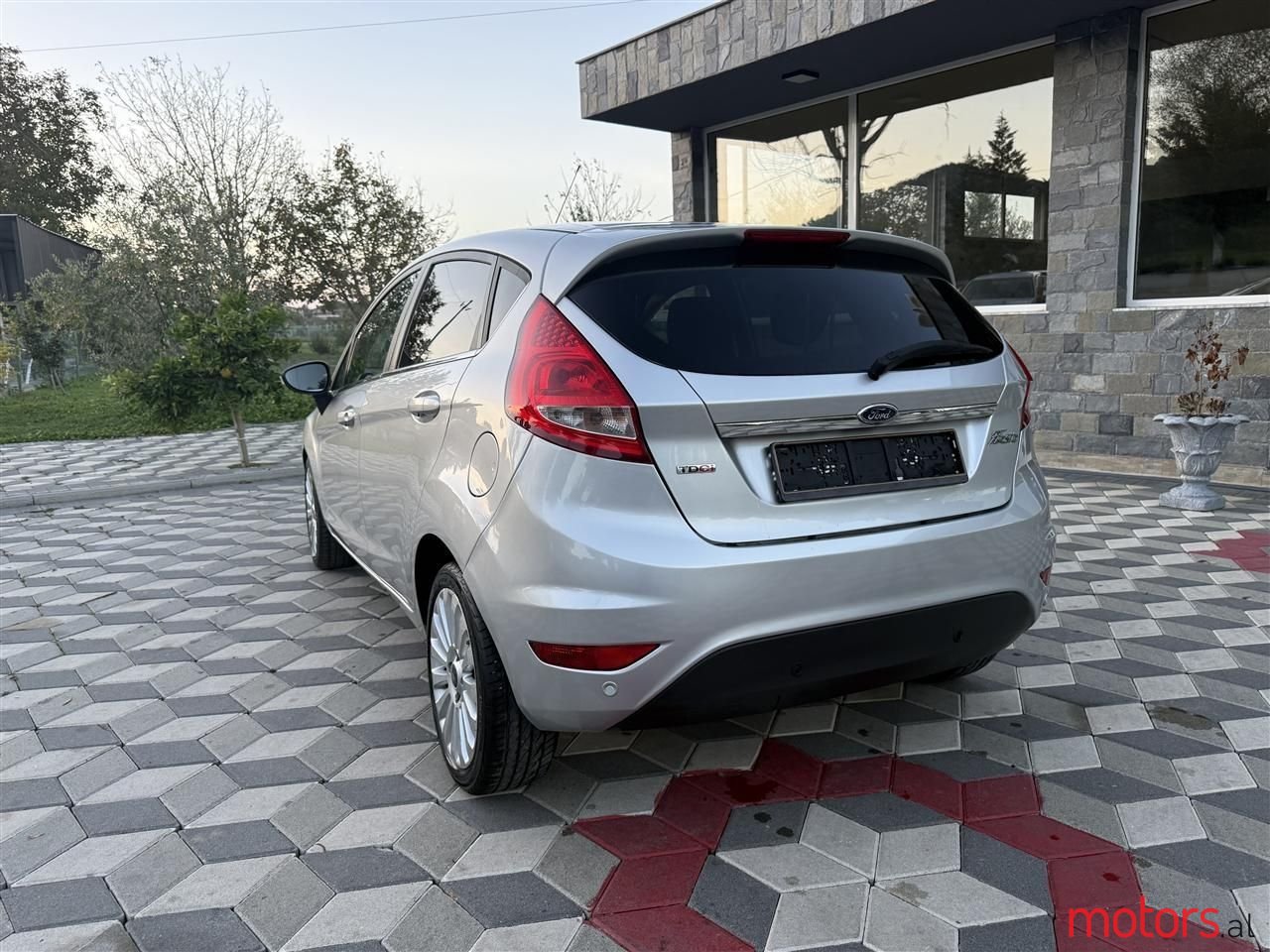 2011' Ford Fiesta photo #4