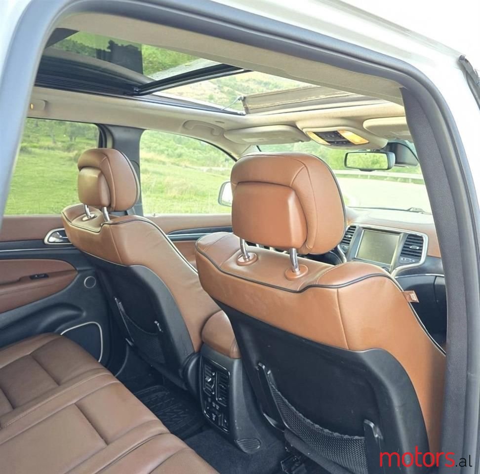 2015' Jeep Grand Cherokee photo #3