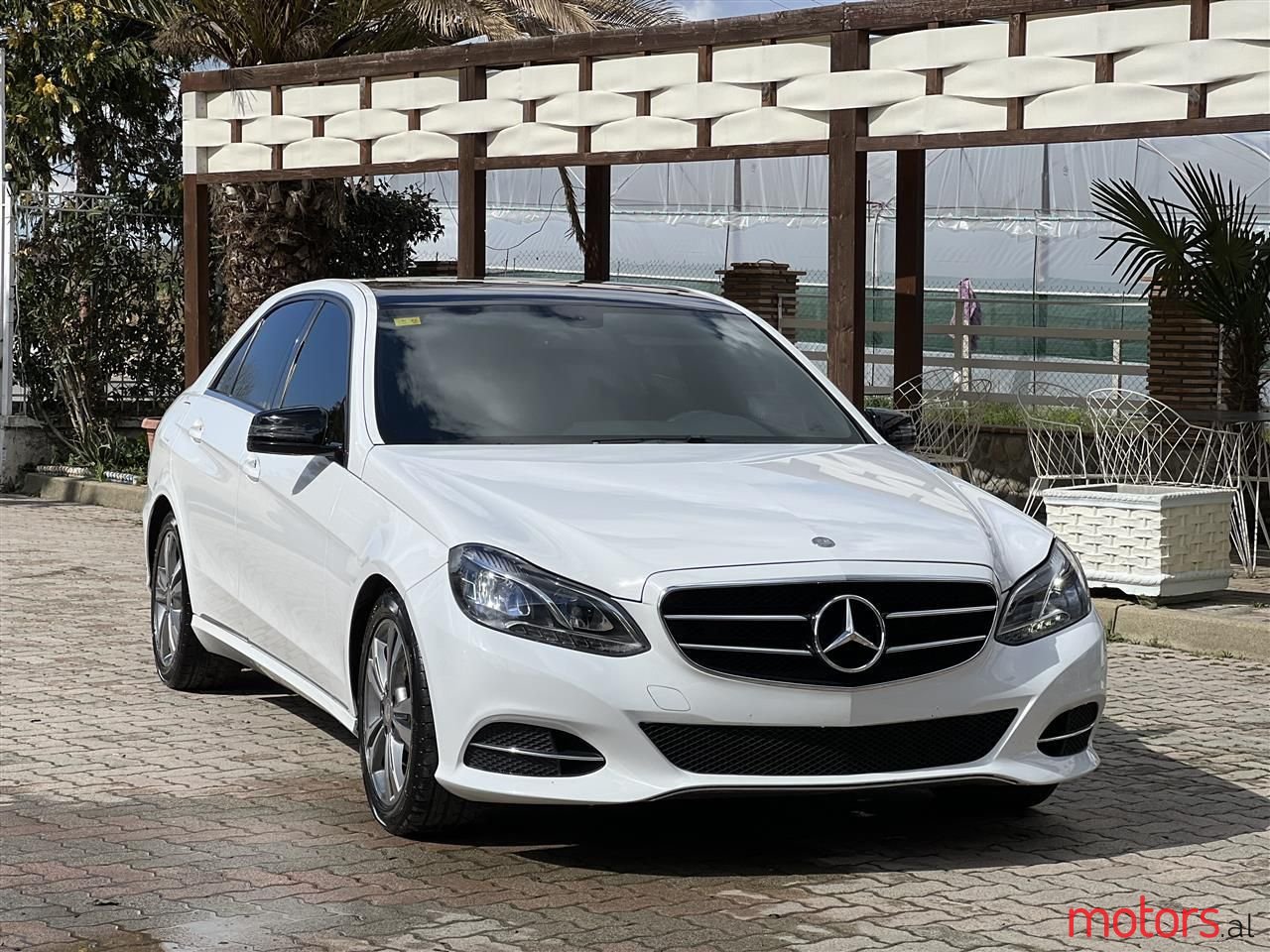 2015' Mercedes-Benz E 220 photo #2