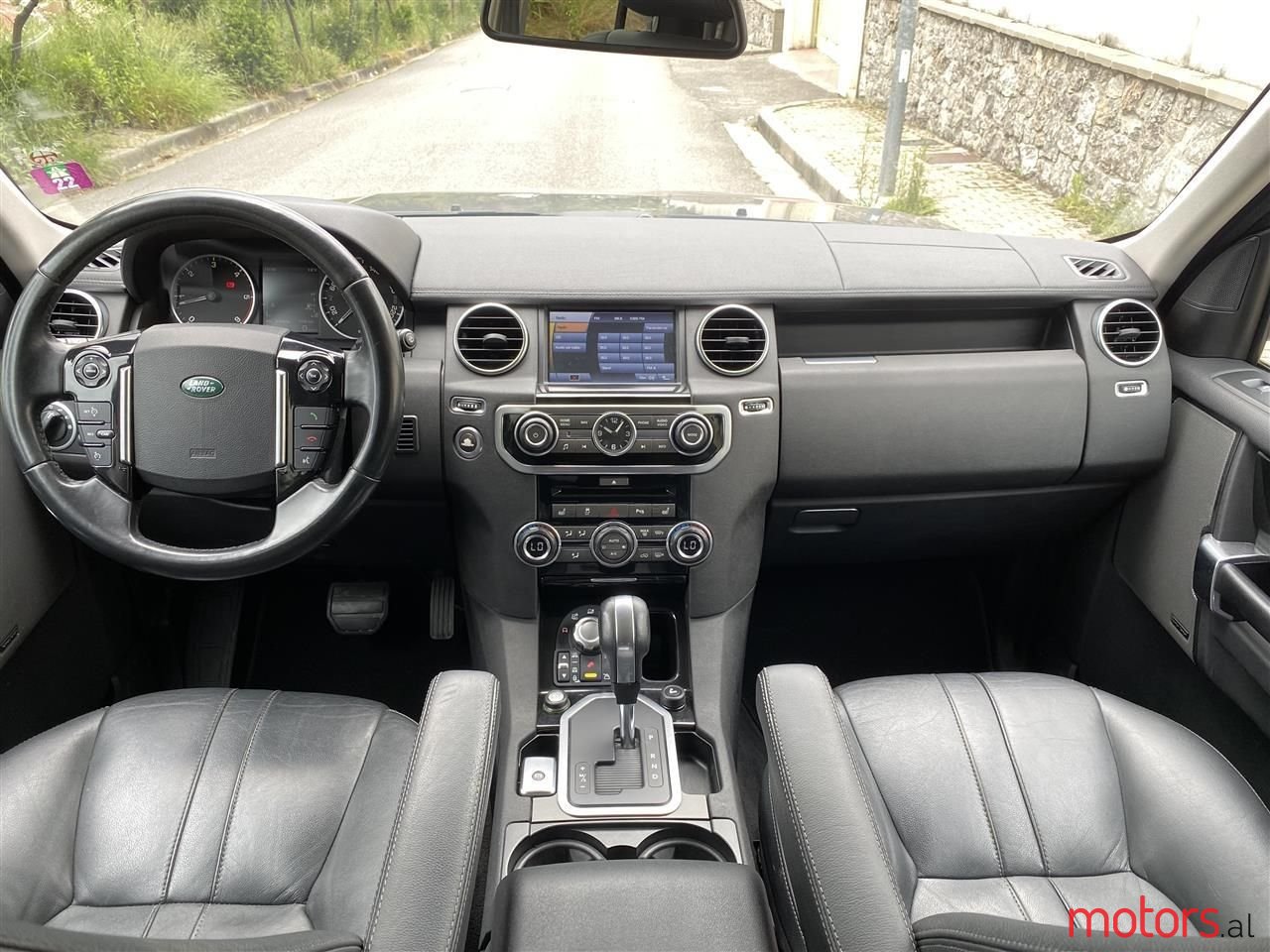 2012' Land Rover Discovery photo #5