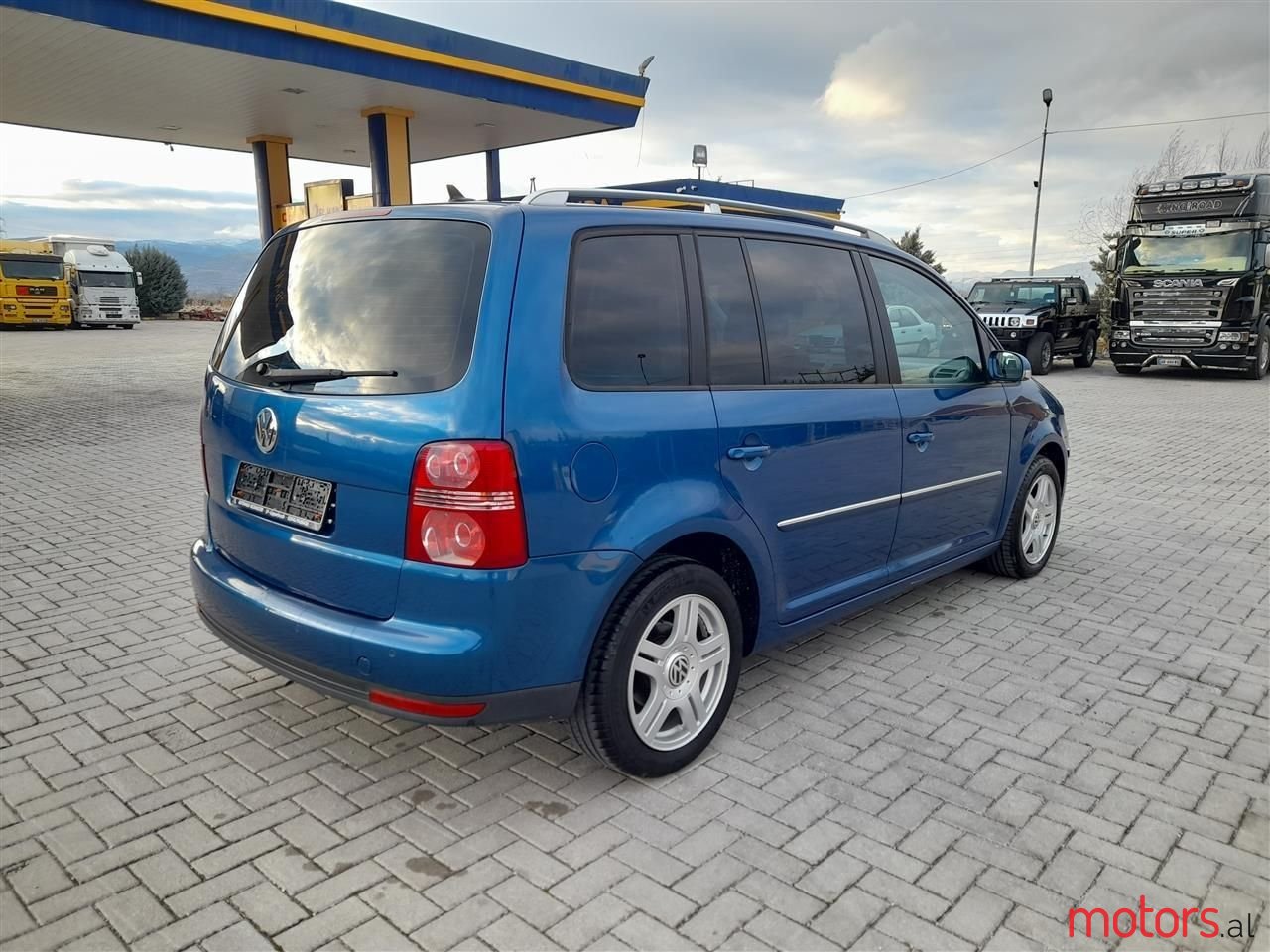2007' Volkswagen Touran photo #4