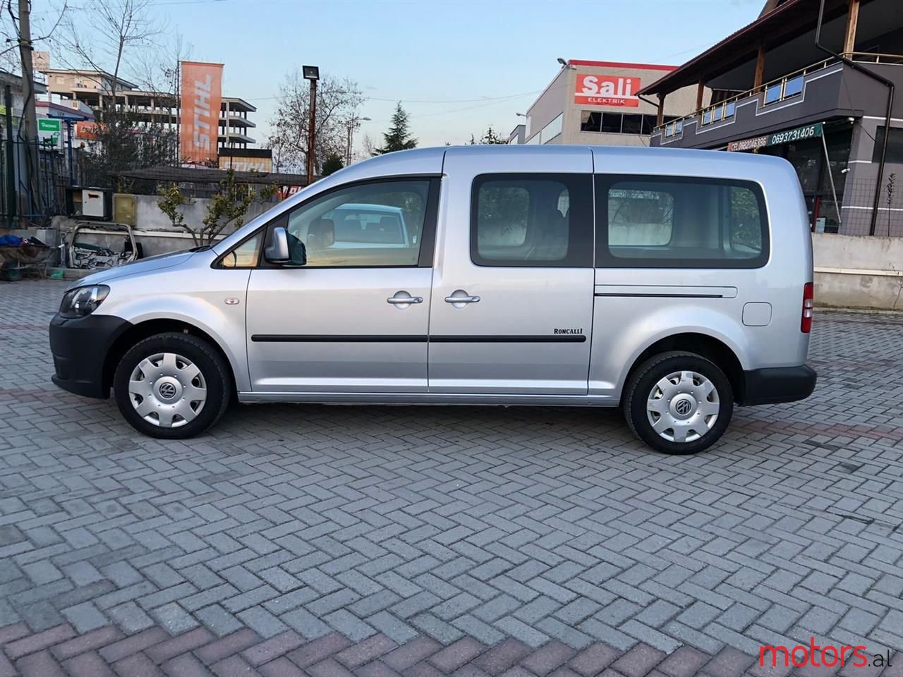 2011' Volkswagen Caddy photo #5