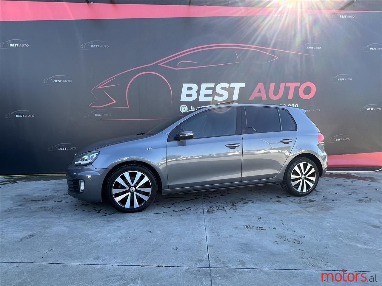 2012' Volkswagen Golf photo #1