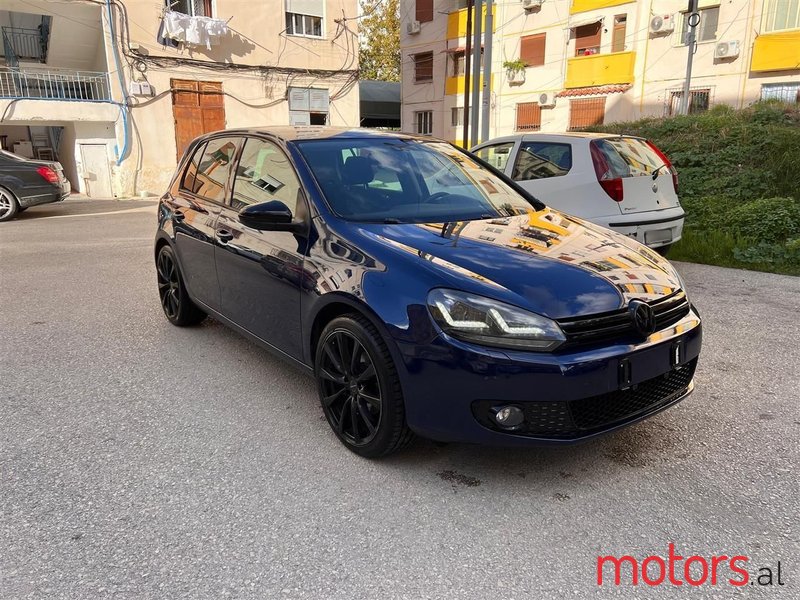 2011' Volkswagen Golf photo #2