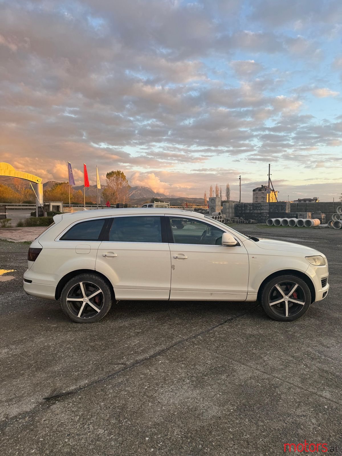 2007' Audi Q7 photo #2