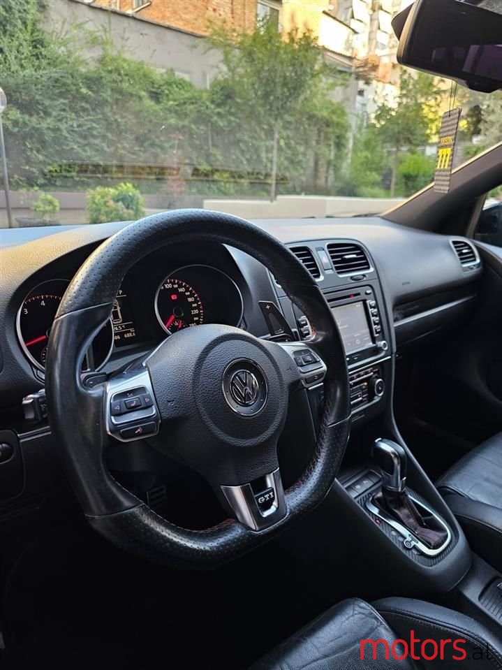 2011' Volkswagen Golf photo #6