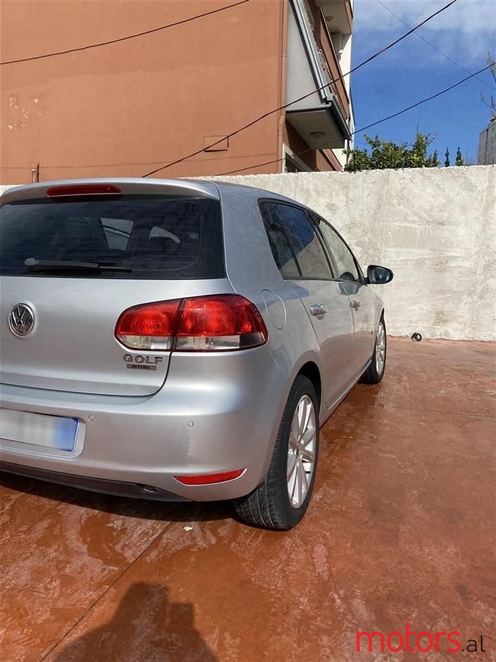 2009' Volkswagen Golf photo #3