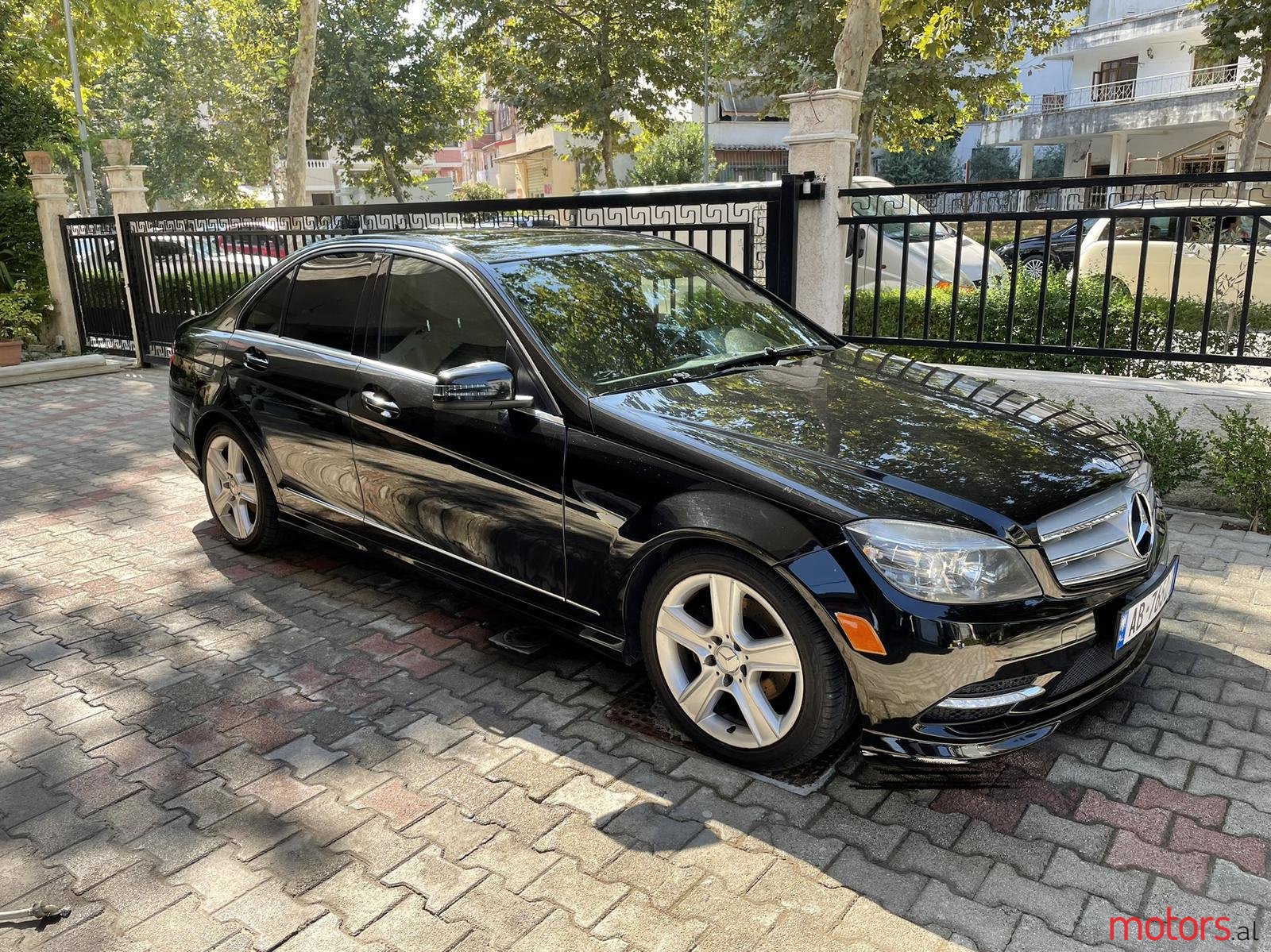 2011' Mercedes-Benz C-Class 250 photo #2
