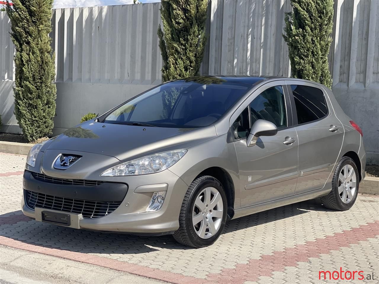 2010' Peugeot 308 photo #1