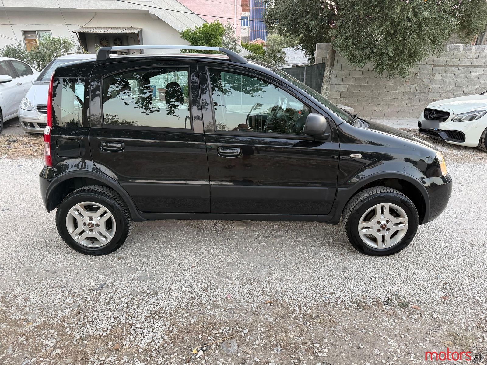 2011' Fiat Panda photo #5