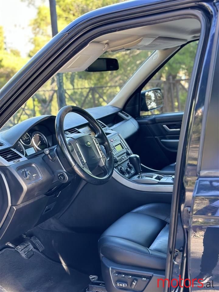 2008' Land Rover Range Rover Sport photo #3