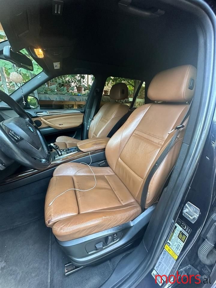 2010' BMW X5 photo #5