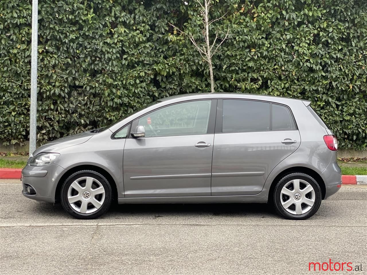 2005' Volkswagen Golf Plus photo #1
