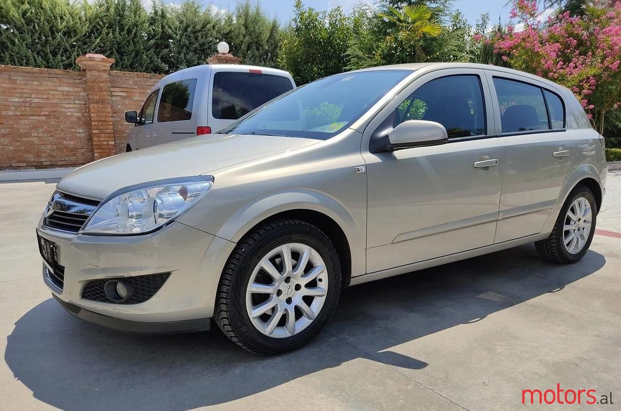 2007' Opel Astra photo #1