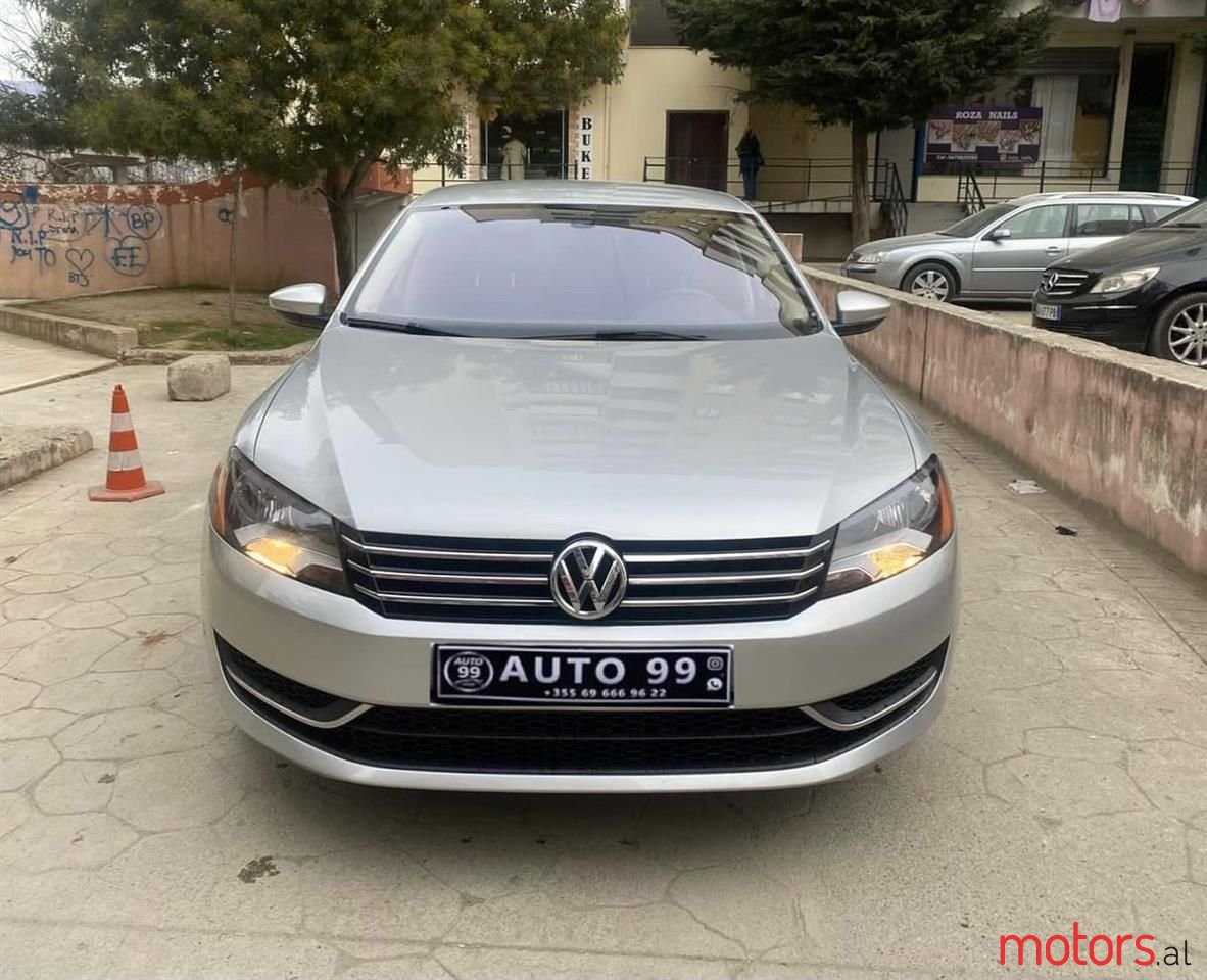 2012' Volkswagen Passat photo #3