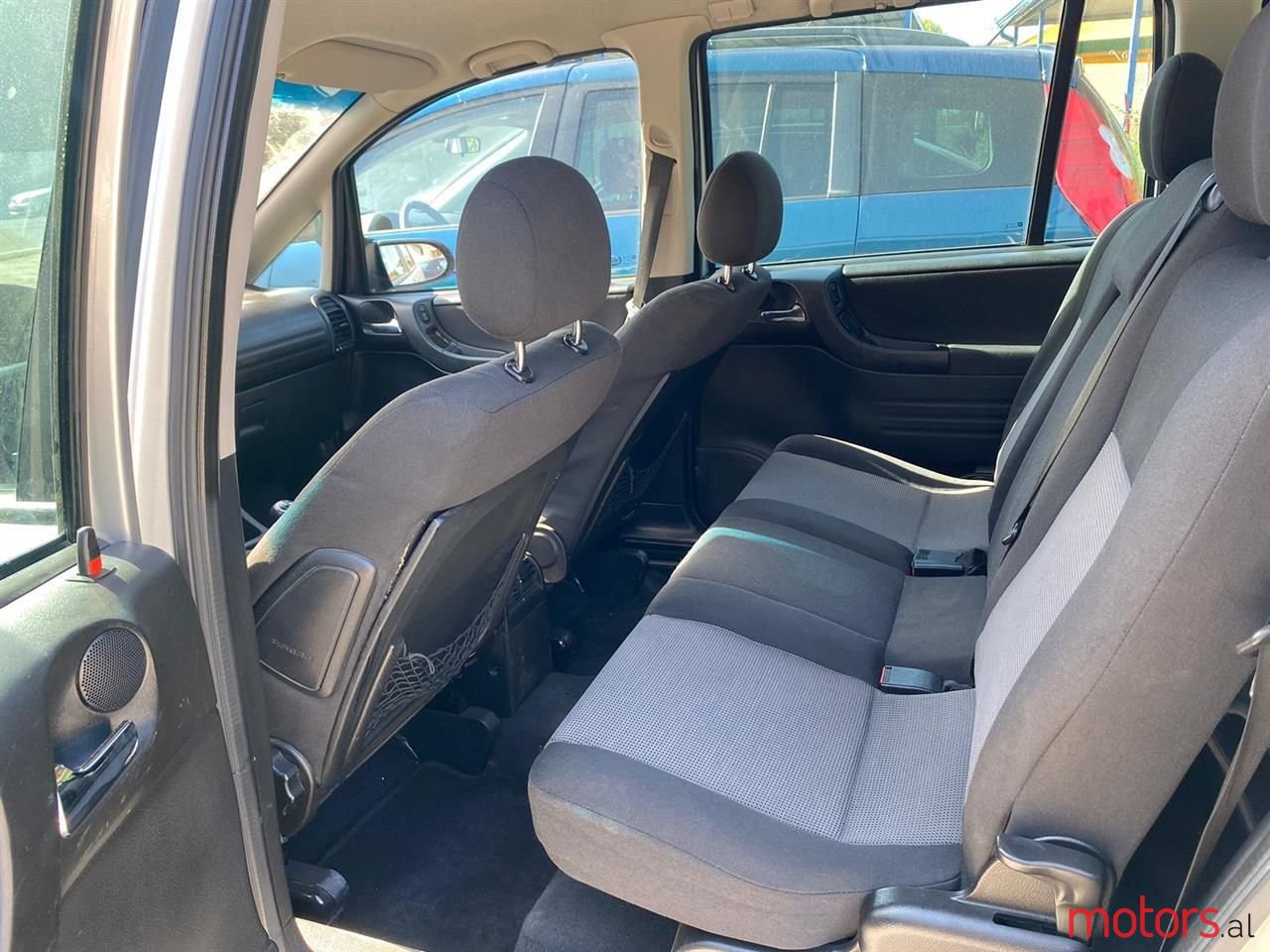 2007' Opel Zafira photo #3