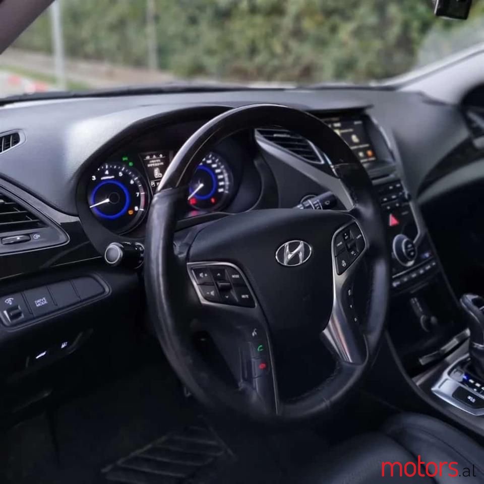 2017' Hyundai Grandeur photo #2