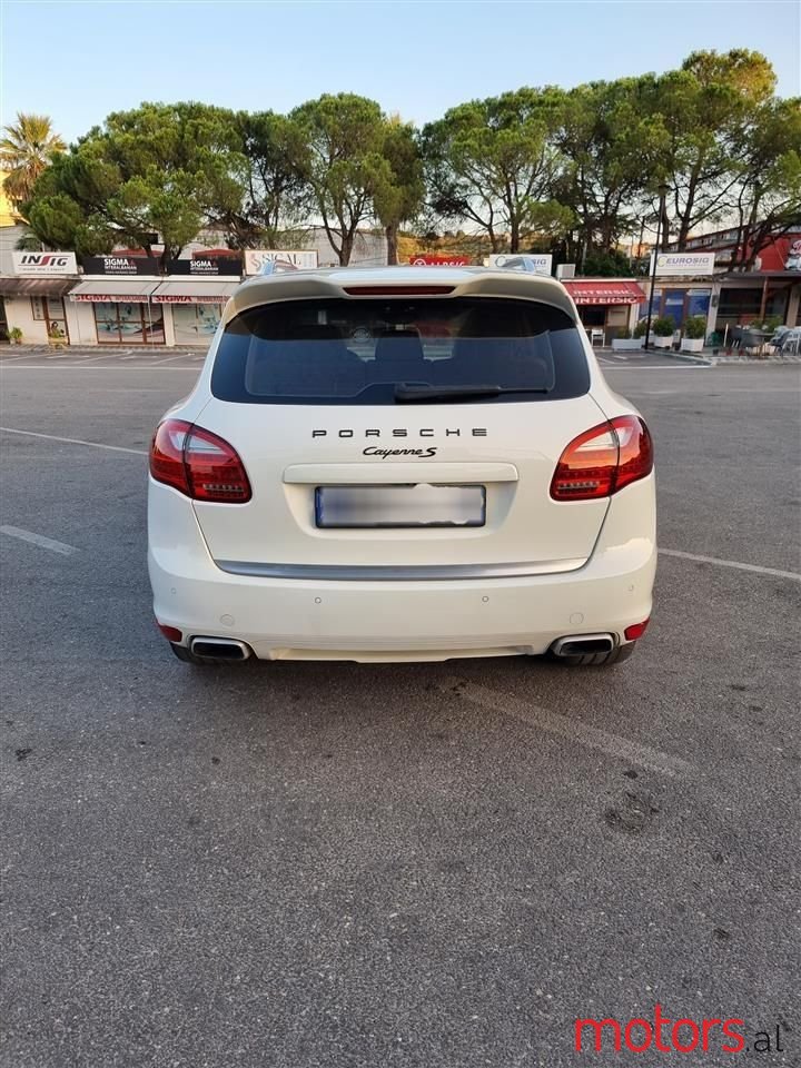 2012' Porsche Cayenne photo #4