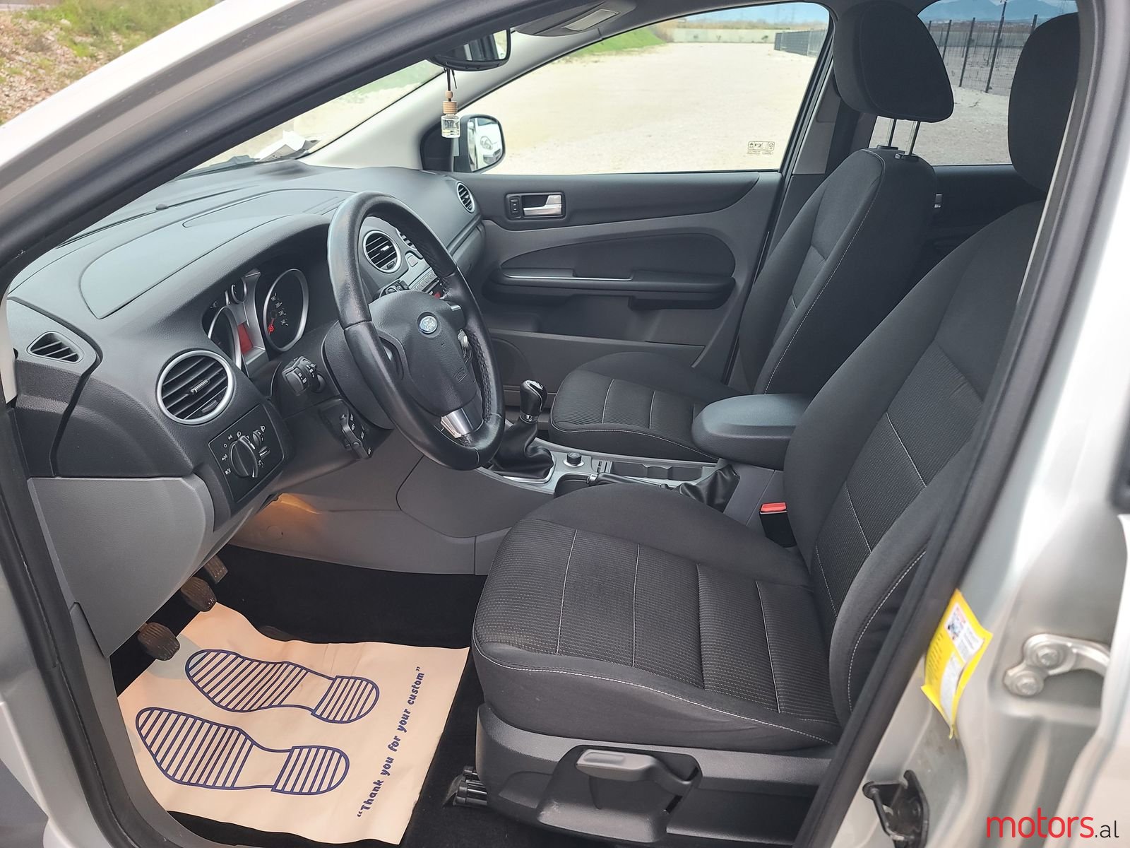 2010' Ford Focus photo #4