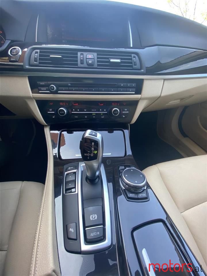 2015' BMW 528 photo #6