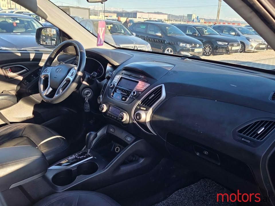 2010' Hyundai Tucson photo #5