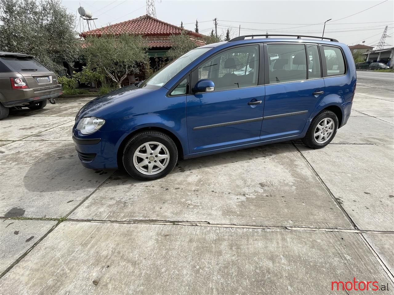 2009' Volkswagen Touran photo #6