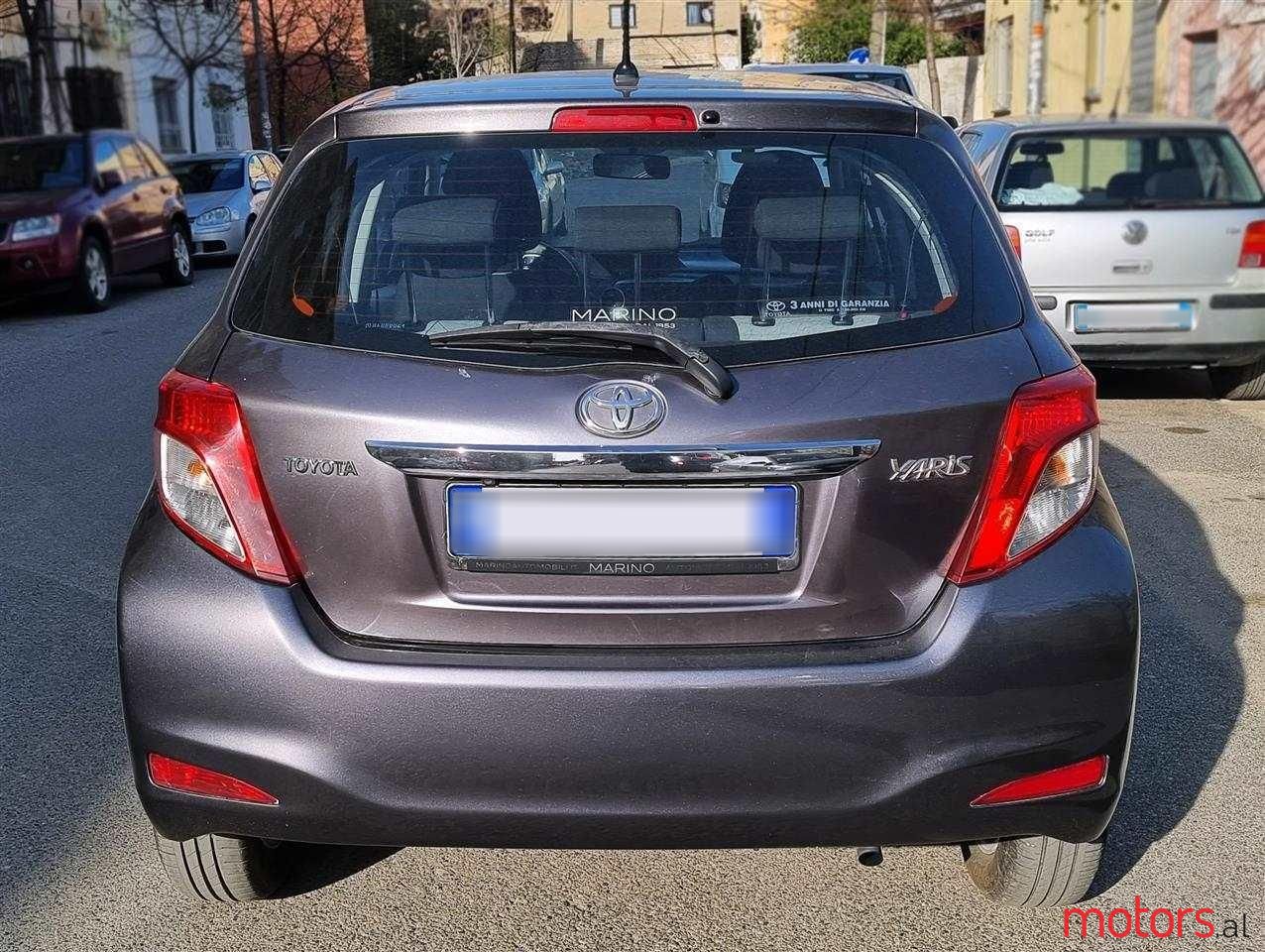 2011' Toyota Yaris photo #4