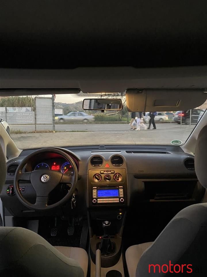 2010' Volkswagen Caddy photo #5