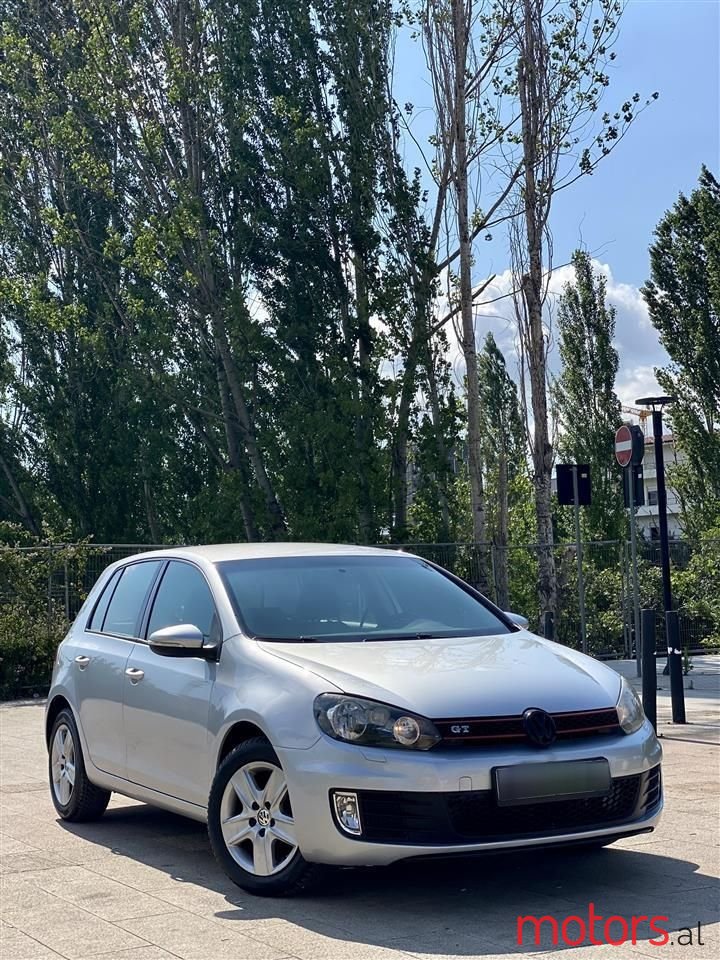 2009' Volkswagen Golf photo #1