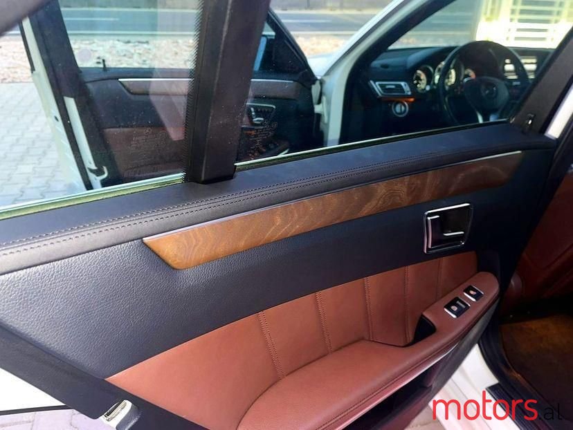 2014' Mercedes-Benz E 250 photo #6