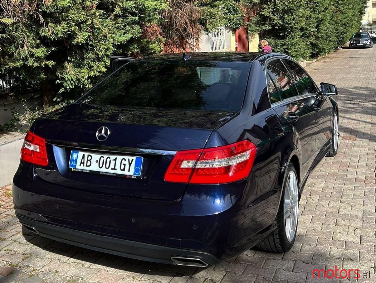 2010' Mercedes-Benz 350 photo #4