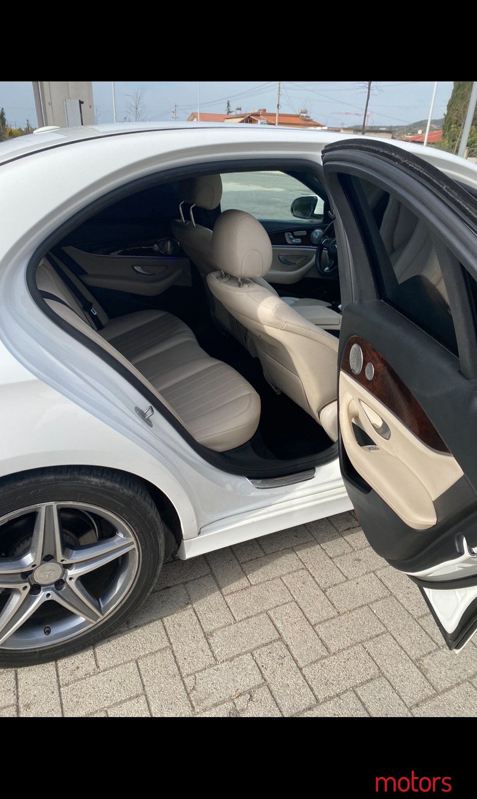 2017' Mercedes-Benz E-Class photo #6